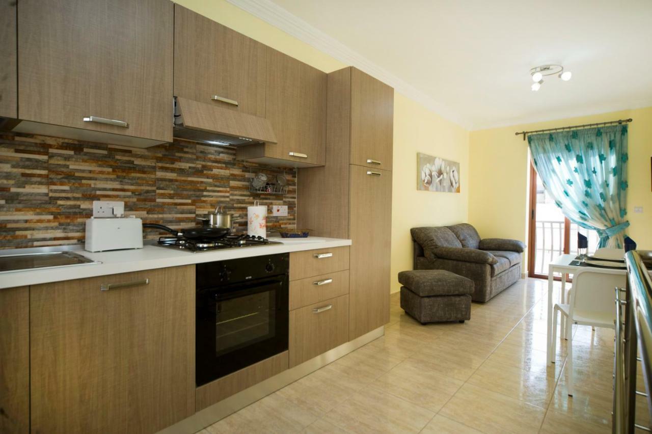 Sliema Duplex 1 Bedroom Apartment With 2 Bathrooms- Sleep 4 Extérieur photo