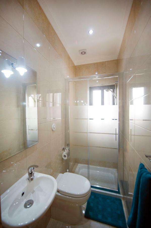 Sliema Duplex 1 Bedroom Apartment With 2 Bathrooms- Sleep 4 Extérieur photo